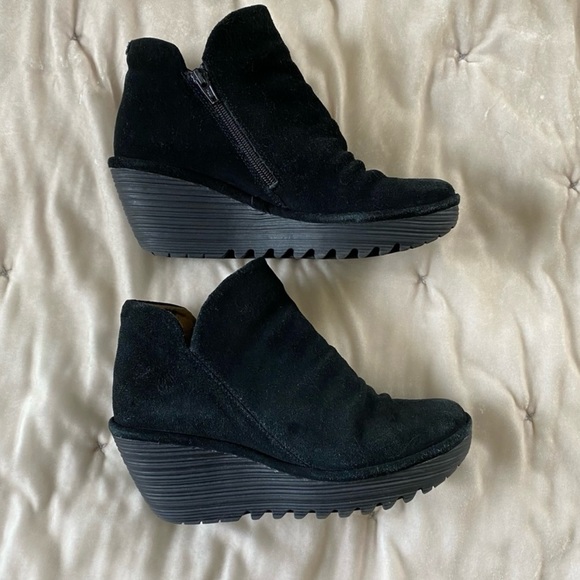 Fly London Yip suede wedge bootie in Diesel Oil Suede black 39 - Picture 3 of 16
